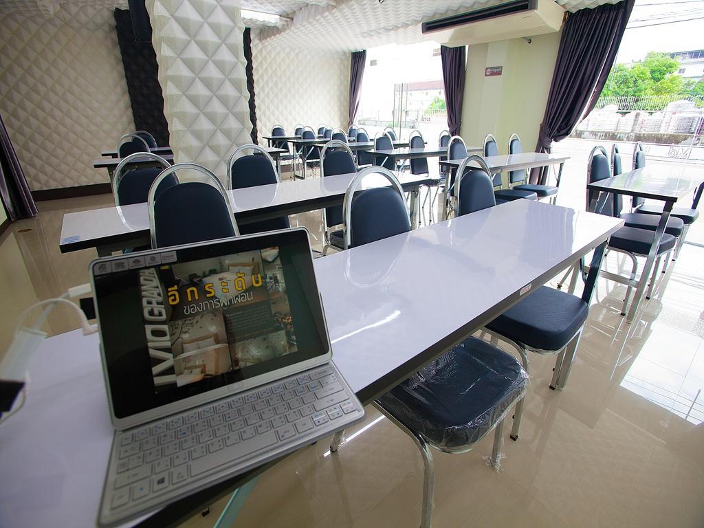 Hotel MD Grand Nakhon Si Thammarat Exterior foto